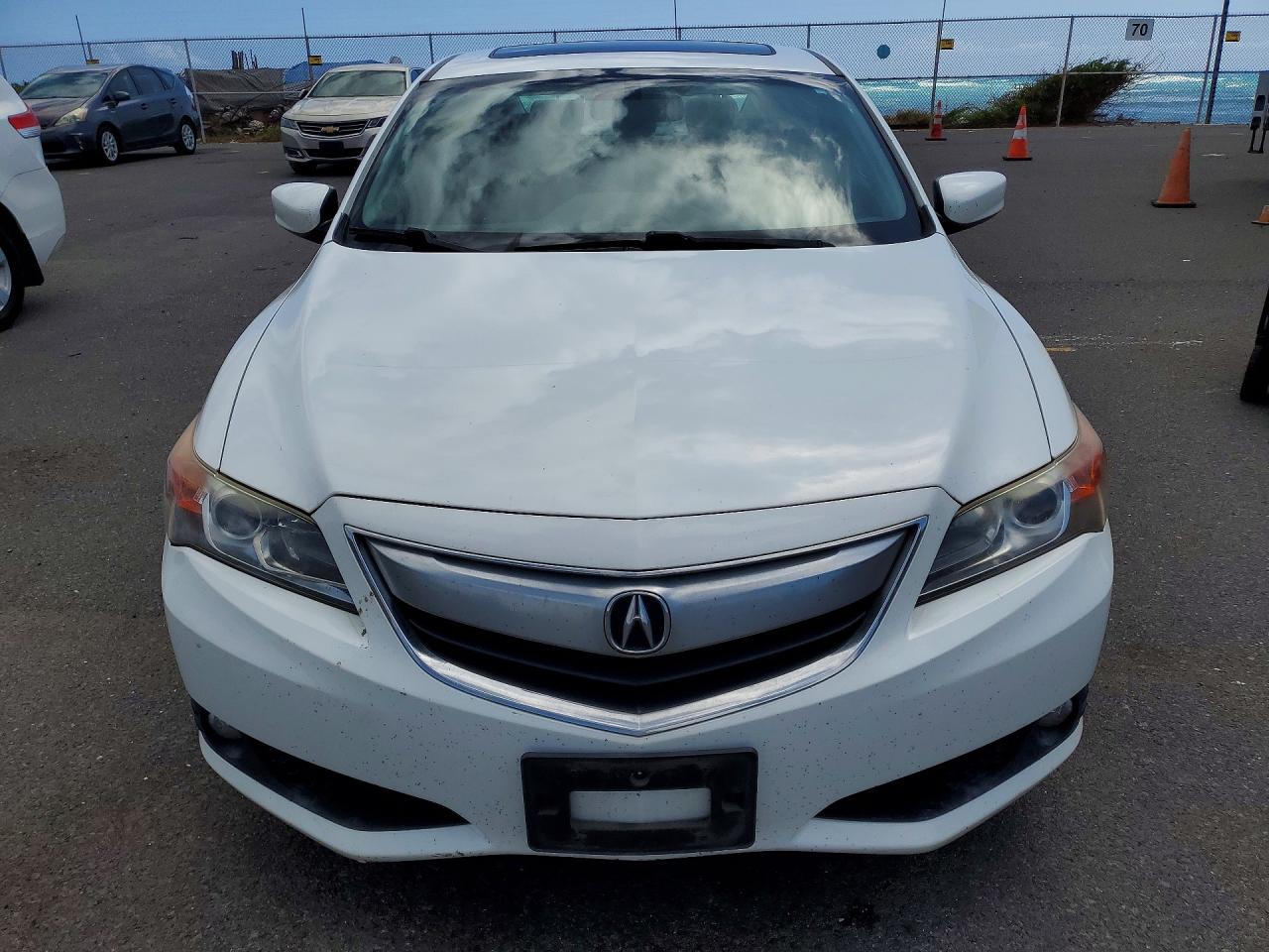 2013 ACURA ILX 20 TECH photo 5