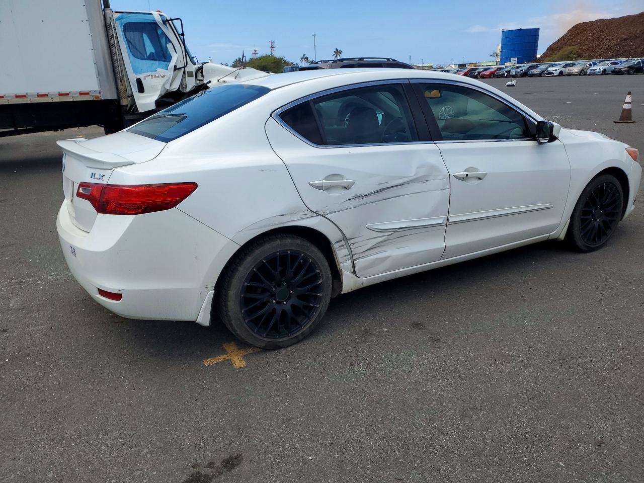 2013 ACURA ILX 20 TECH photo 3