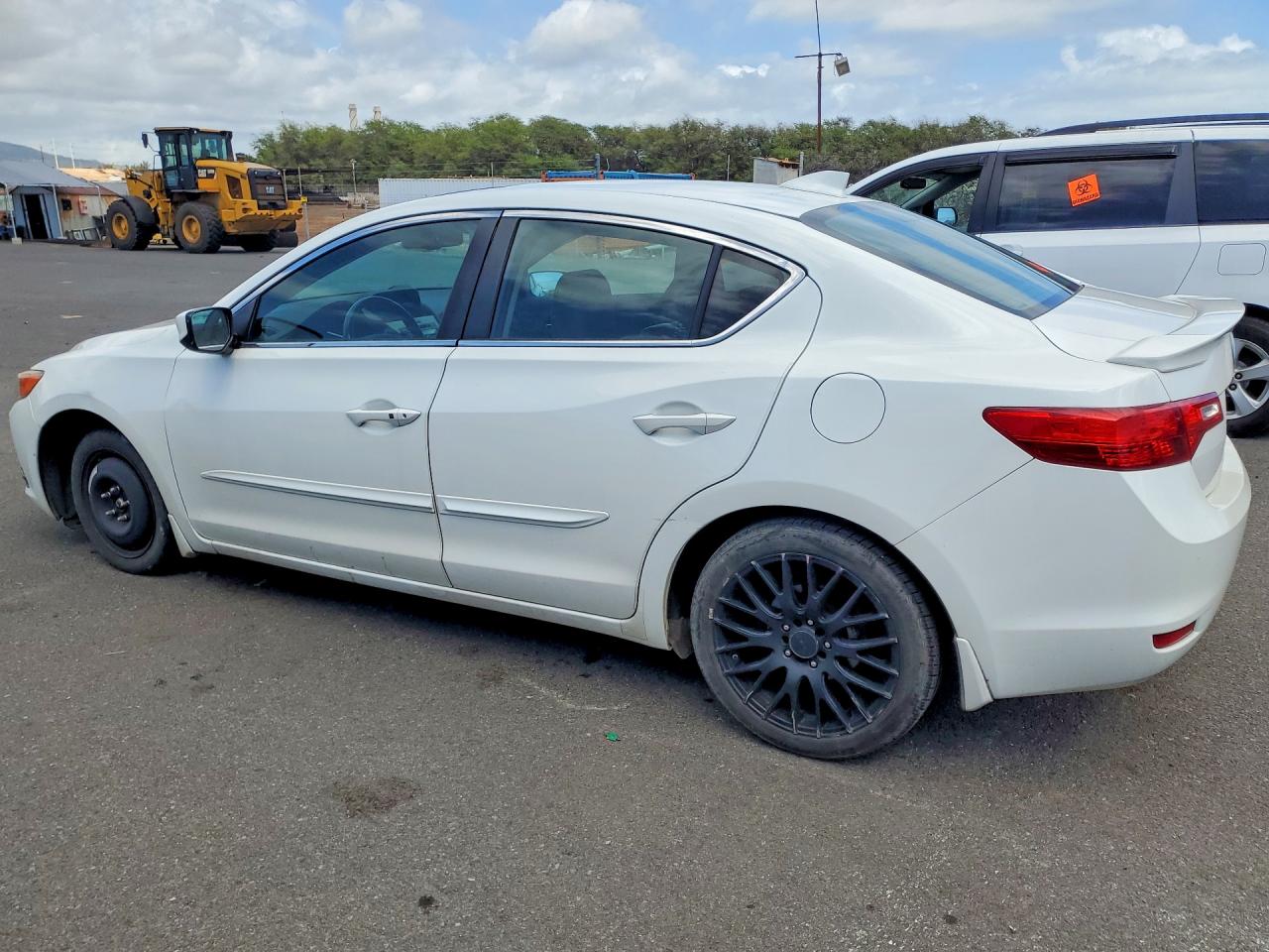 2013 ACURA ILX 20 TECH photo 2