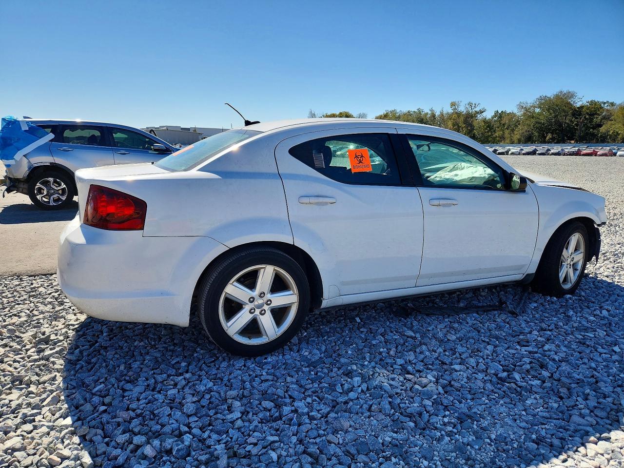 2014 DODGE AVENGER SE photo 9