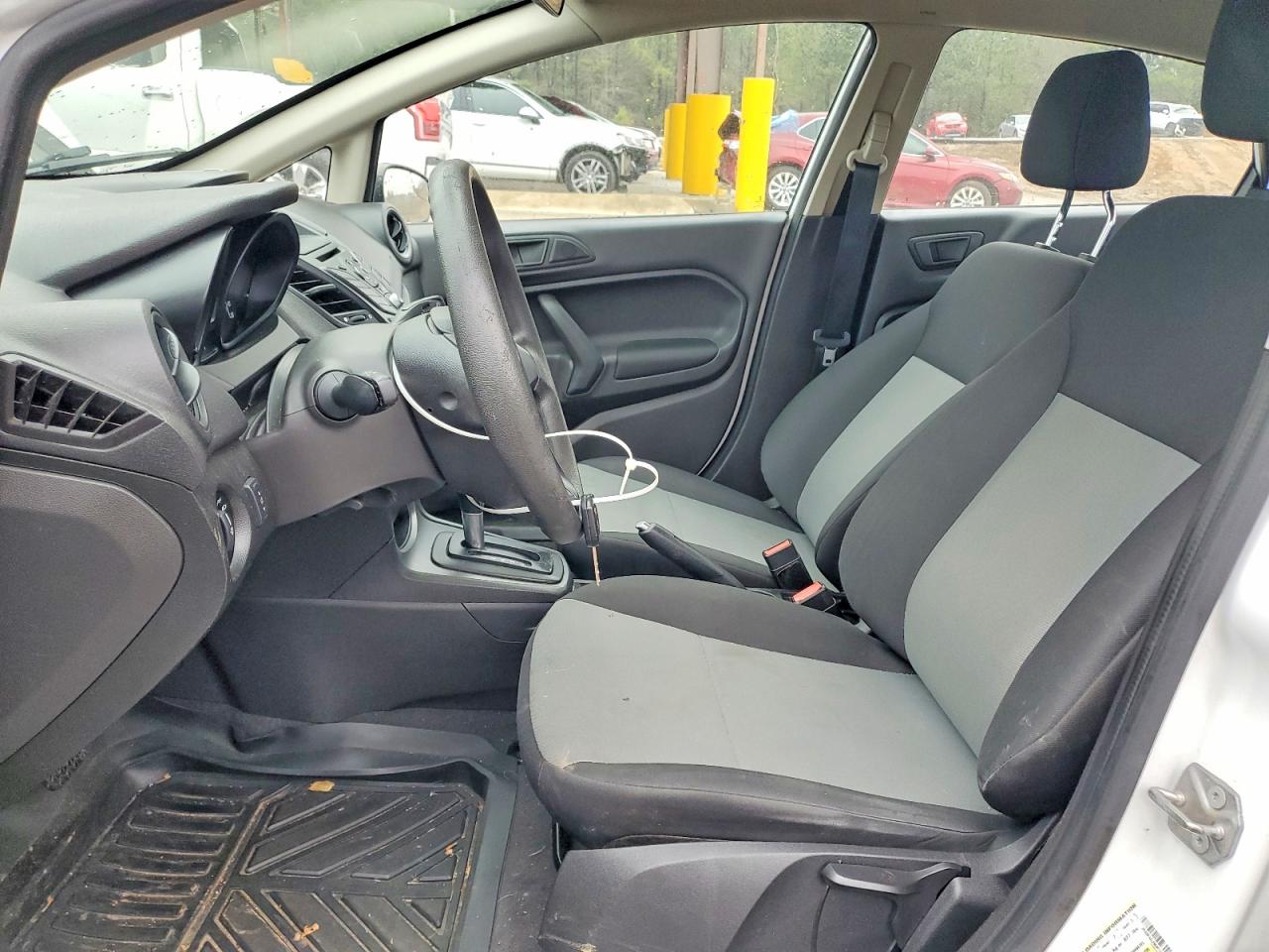 2019 FORD FIESTA S photo 19