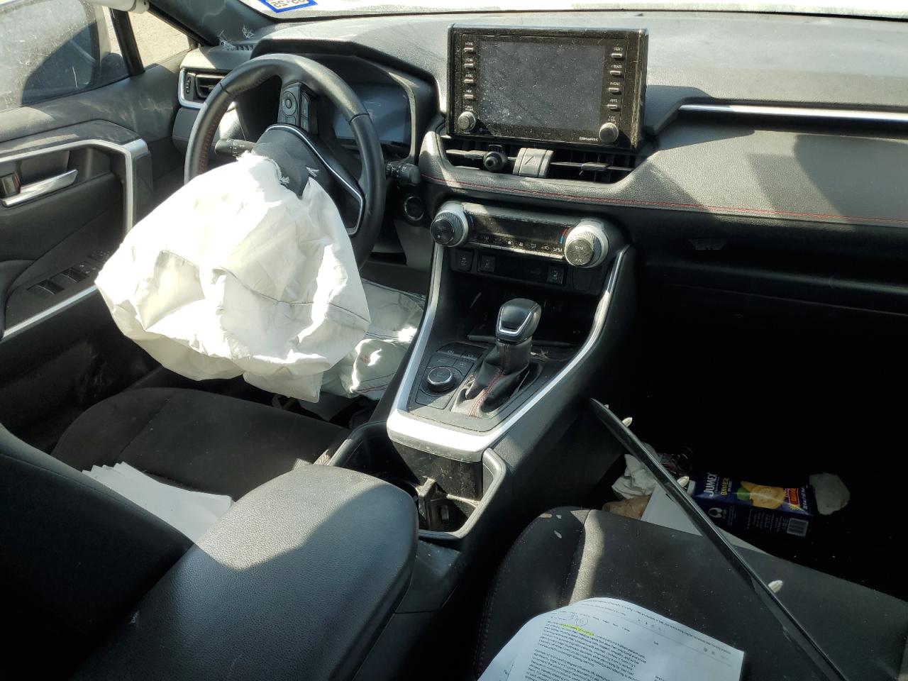 2022 TOYOTA RAV4 PRIME SE photo 8