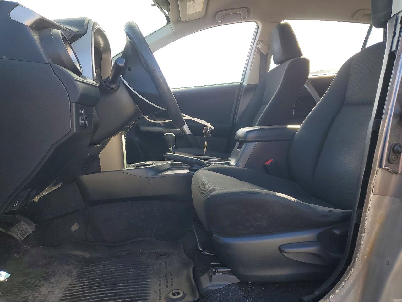 2016 TOYOTA RAV4 LE photo 13