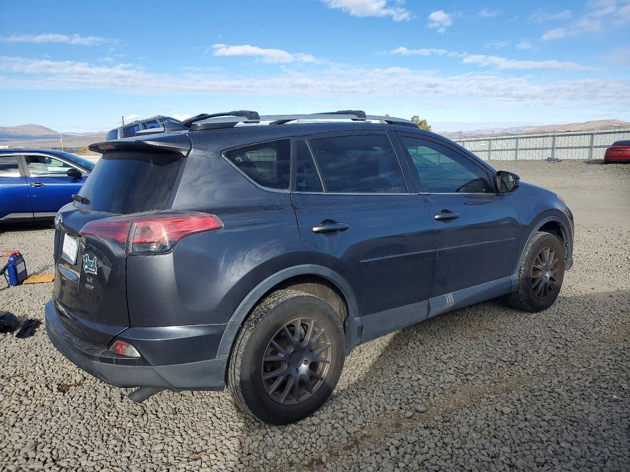 2016 TOYOTA RAV4 LE photo 5