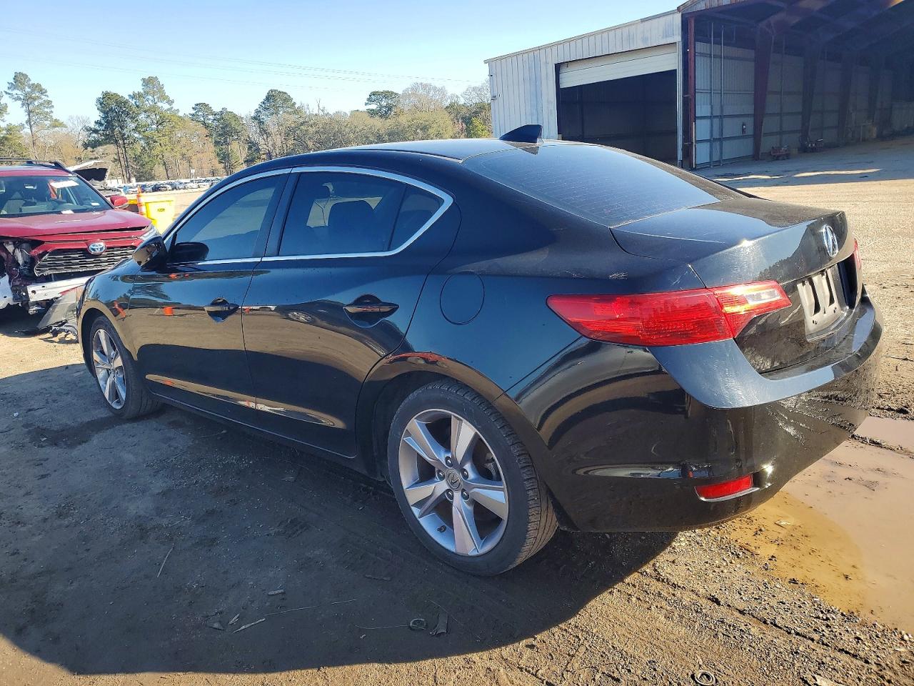 2013 ACURA ILX 20 TECH photo 2