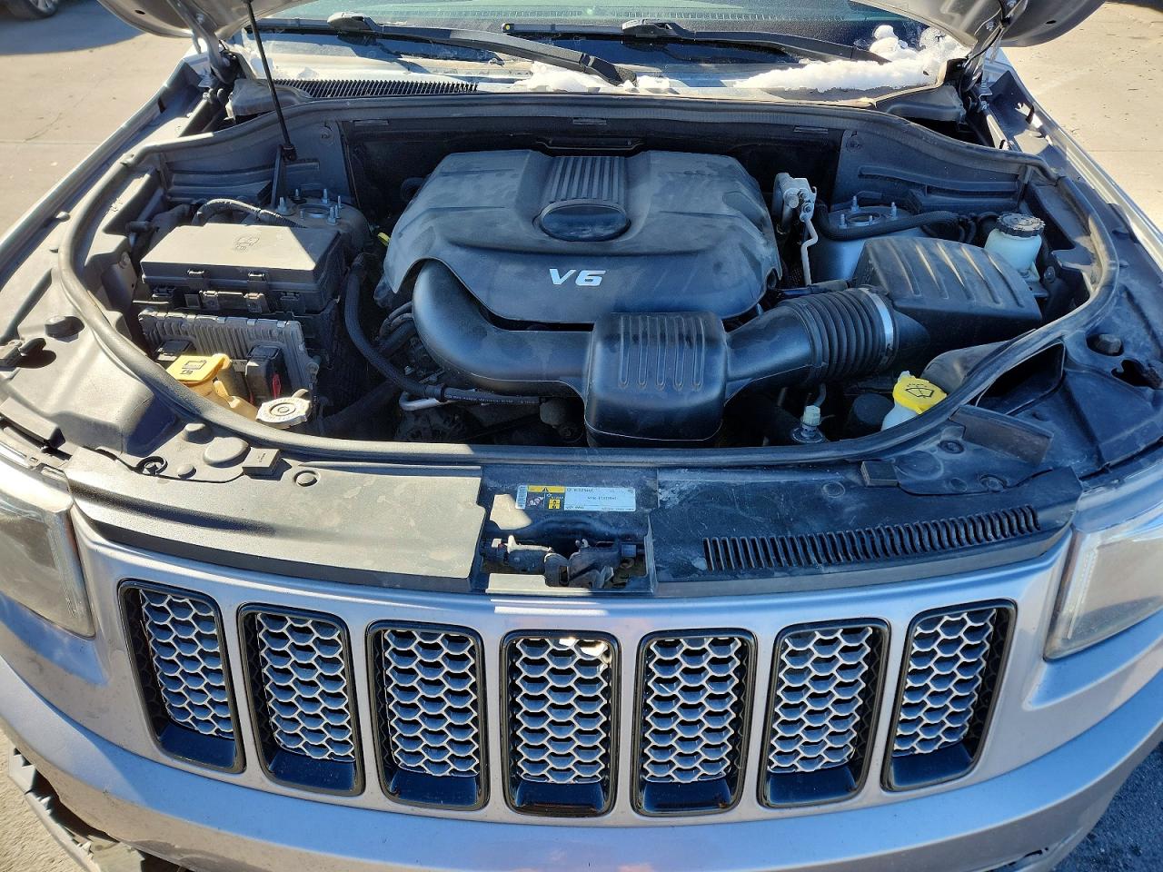2015 JEEP GRAND CHEROKEE LAREDO photo 12