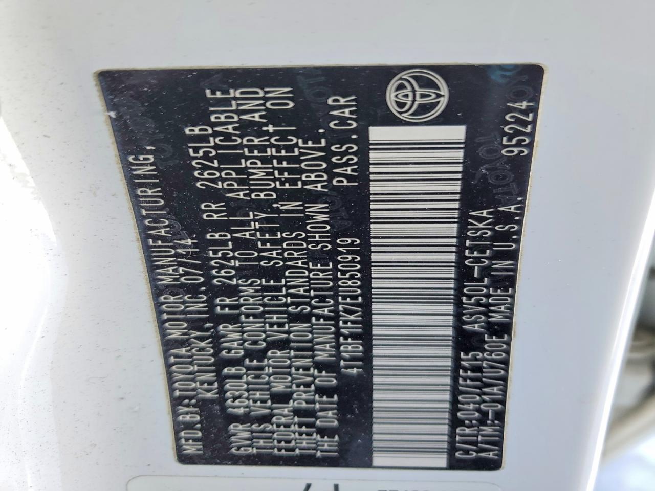 2014 TOYOTA CAMRY SE photo 12