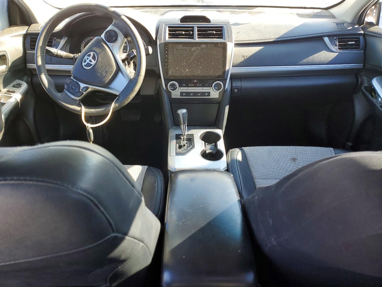 2014 TOYOTA CAMRY SE photo 8