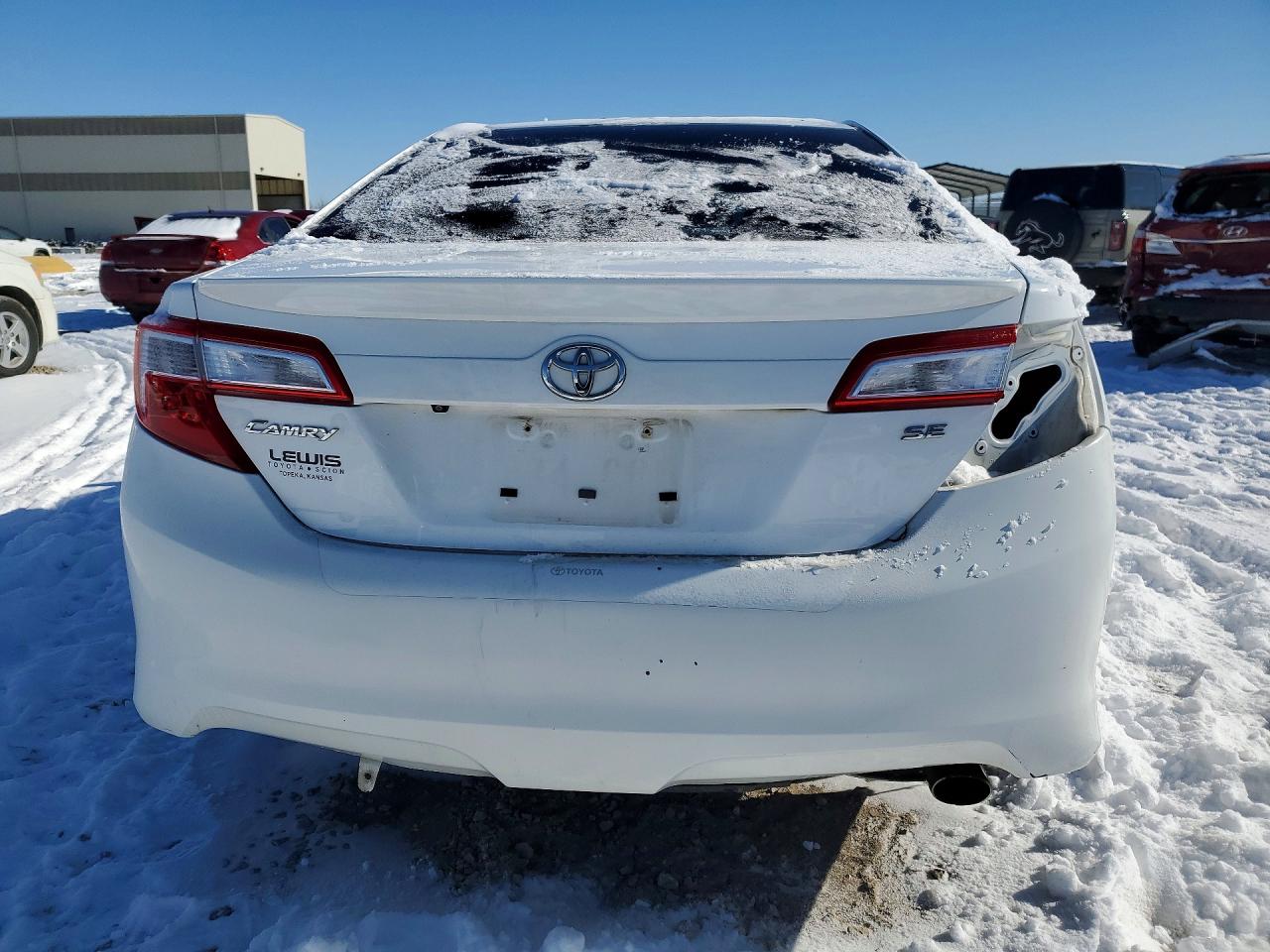 2014 TOYOTA CAMRY SE photo 6