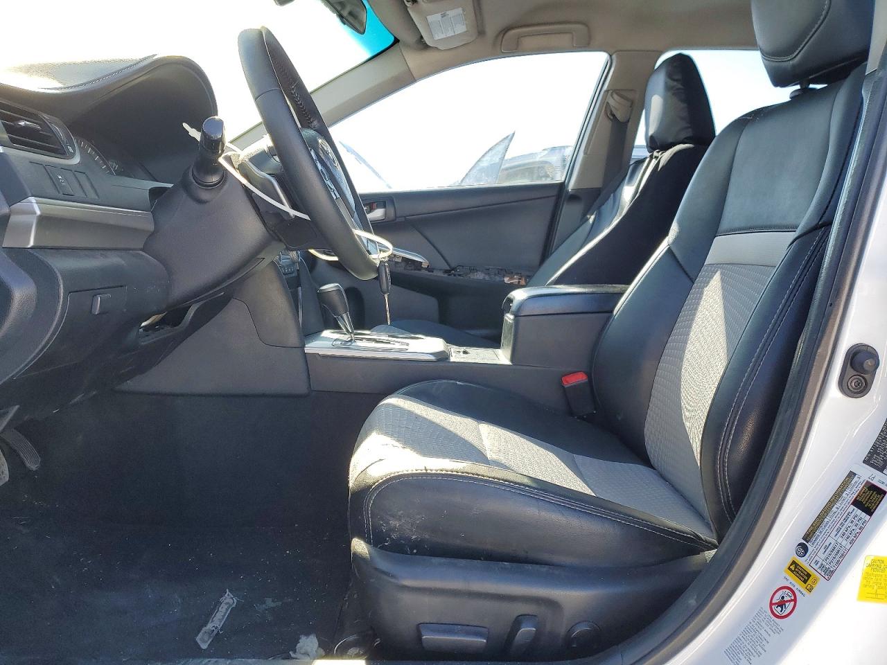 2014 TOYOTA CAMRY SE photo 7