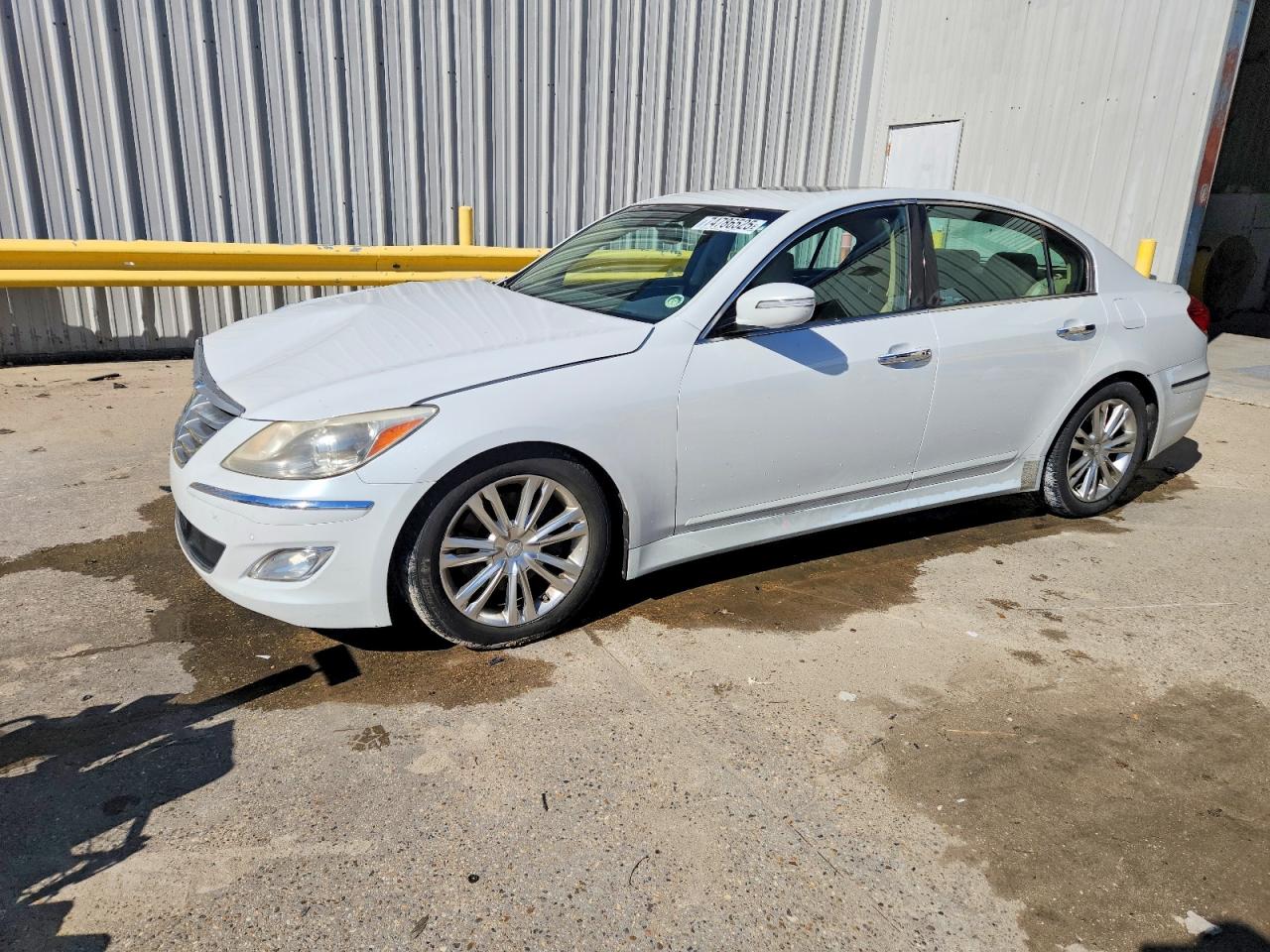 2013 HYUNDAI GENESIS