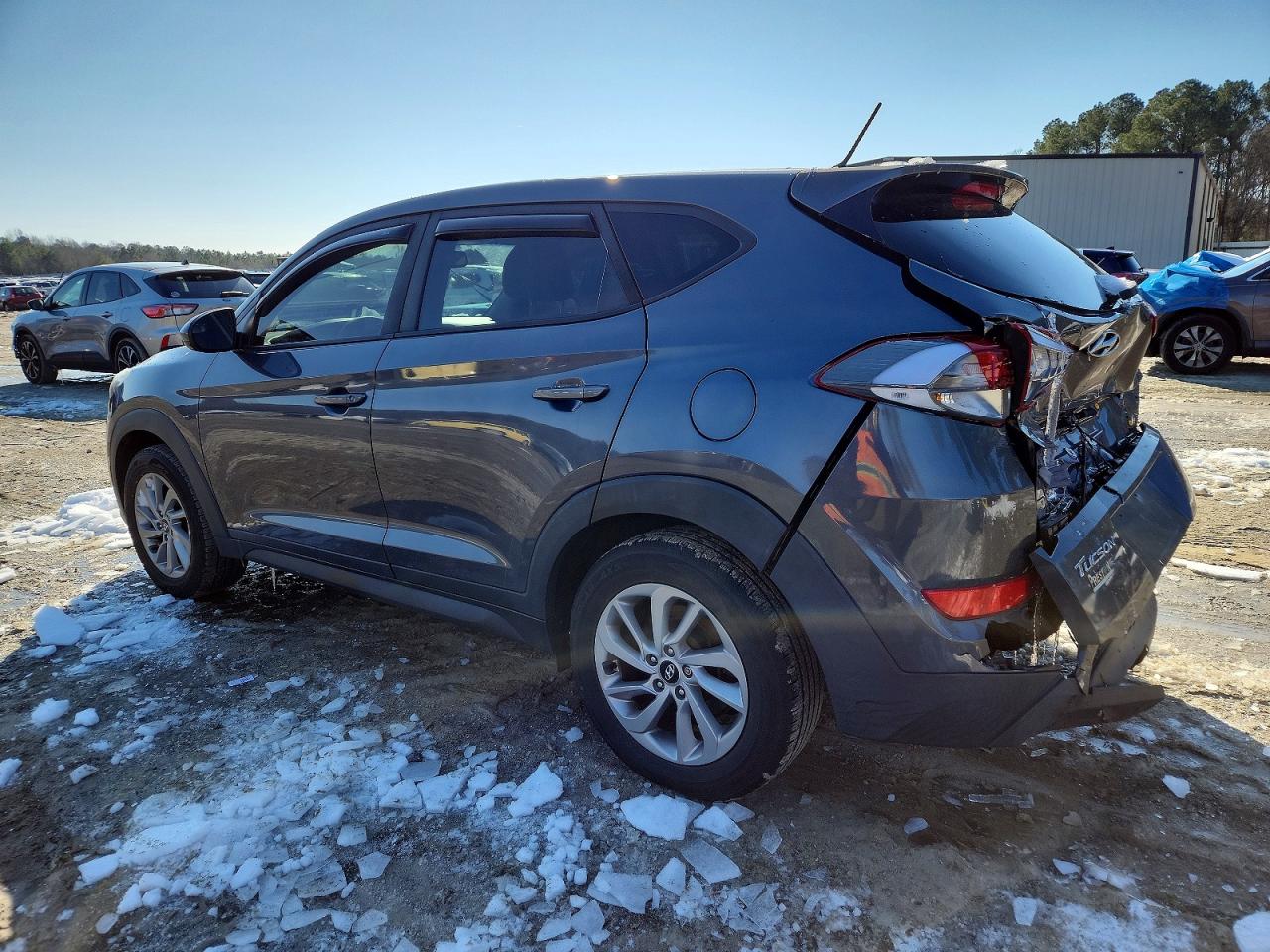 2018 HYUNDAI TUCSON SE photo 4