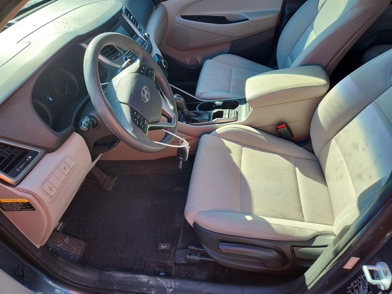 2018 HYUNDAI TUCSON SE photo 19