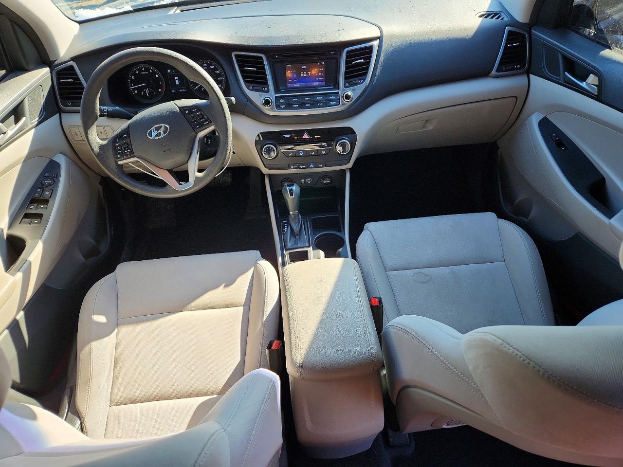 2018 HYUNDAI TUCSON SE photo 22