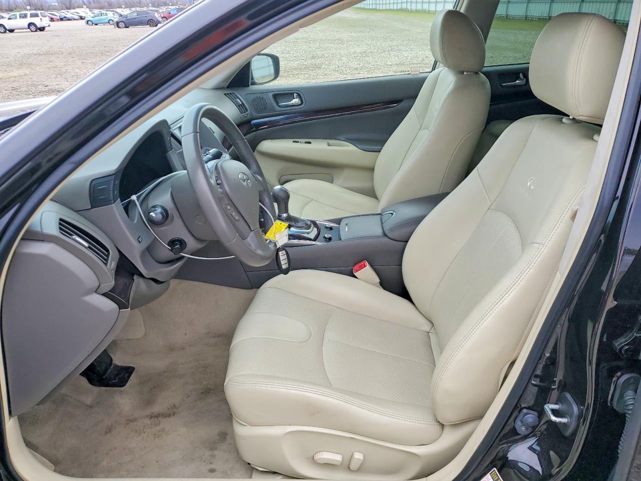 2012 INFINITI G37 BASE photo 7