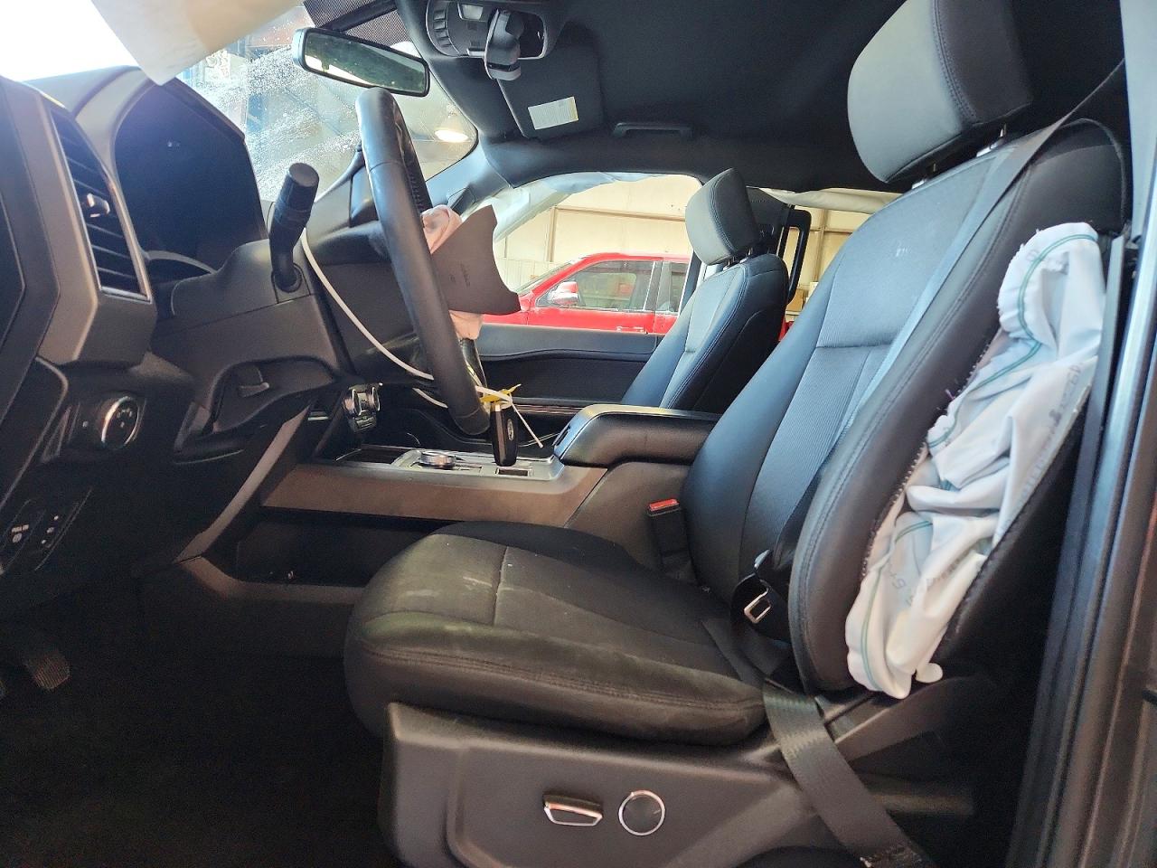 2018 FORD EXPEDITION XLT photo 13