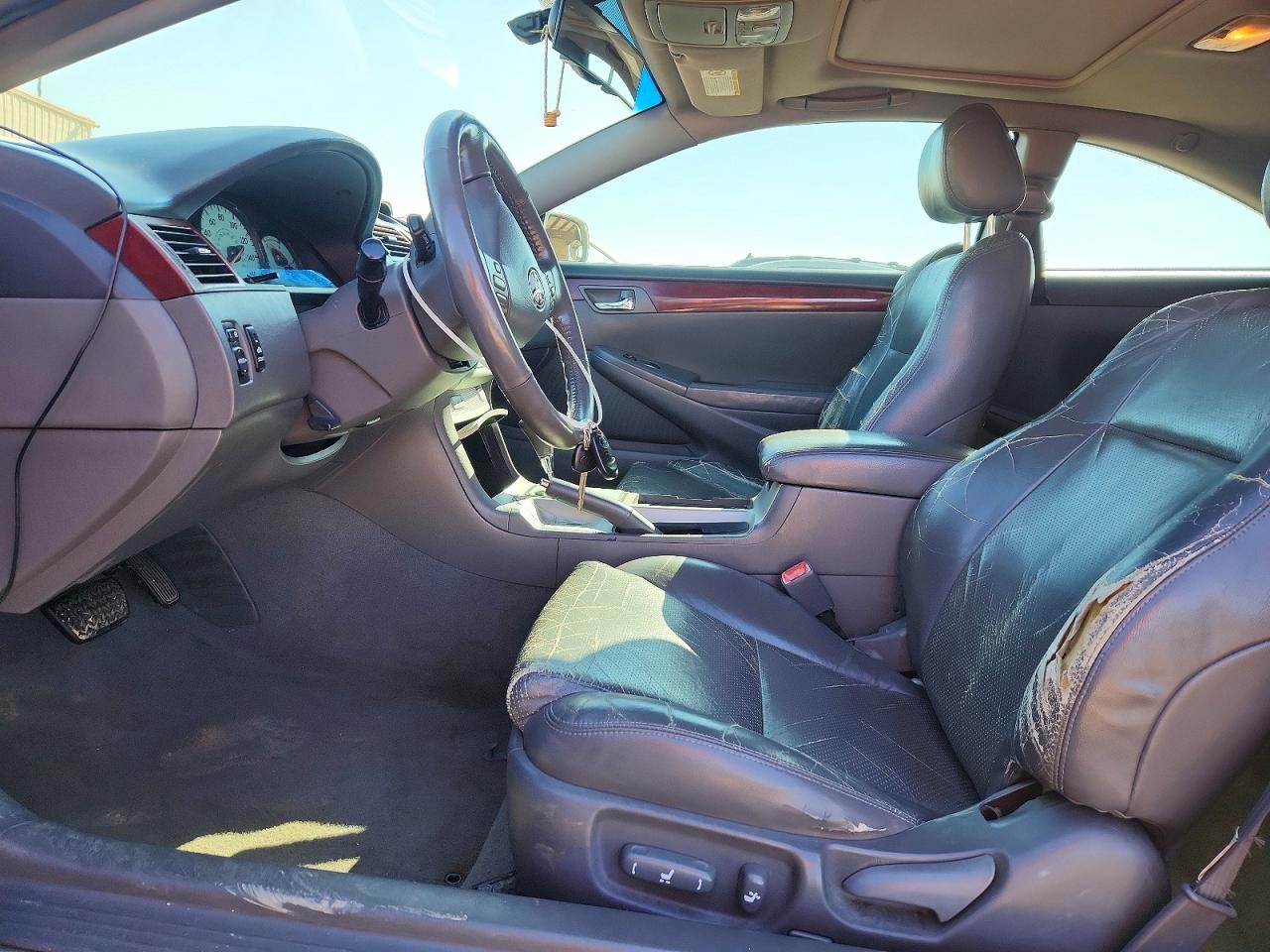 2004 TOYOTA CAMRY SOLARA SE photo 7