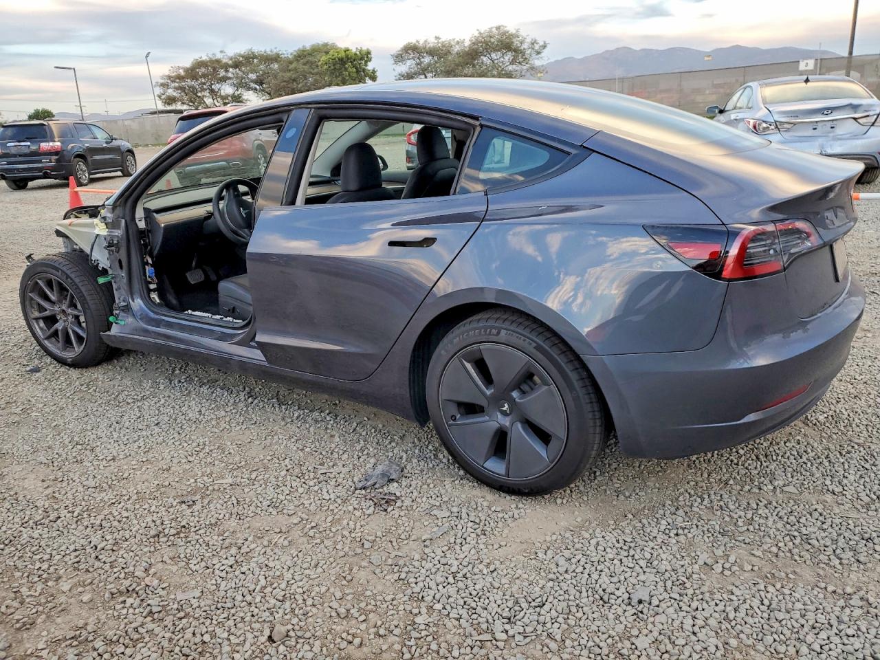 2023 TESLA MODEL 3 photo 3