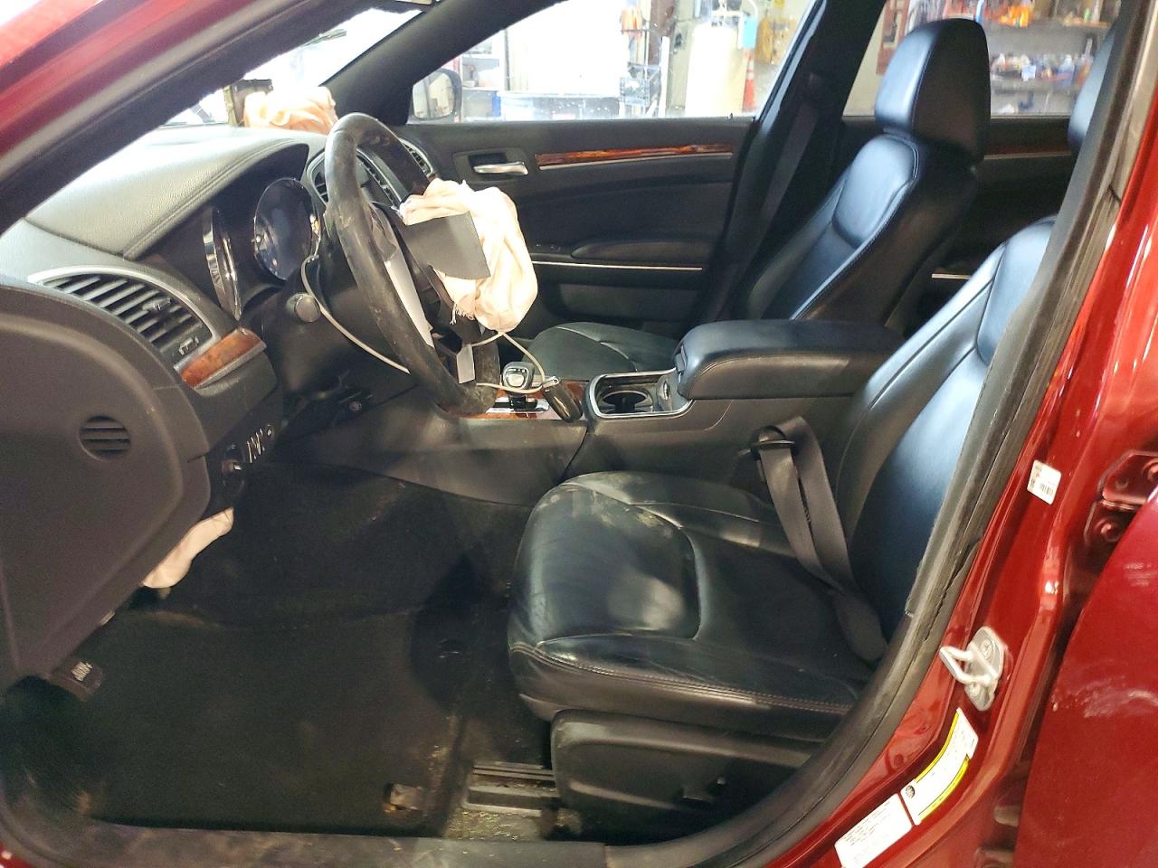 2014 CHRYSLER 300 photo 13