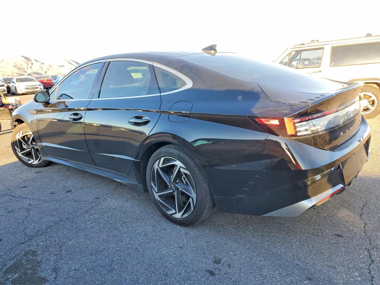 2024 HYUNDAI SONATA SEL photo 2