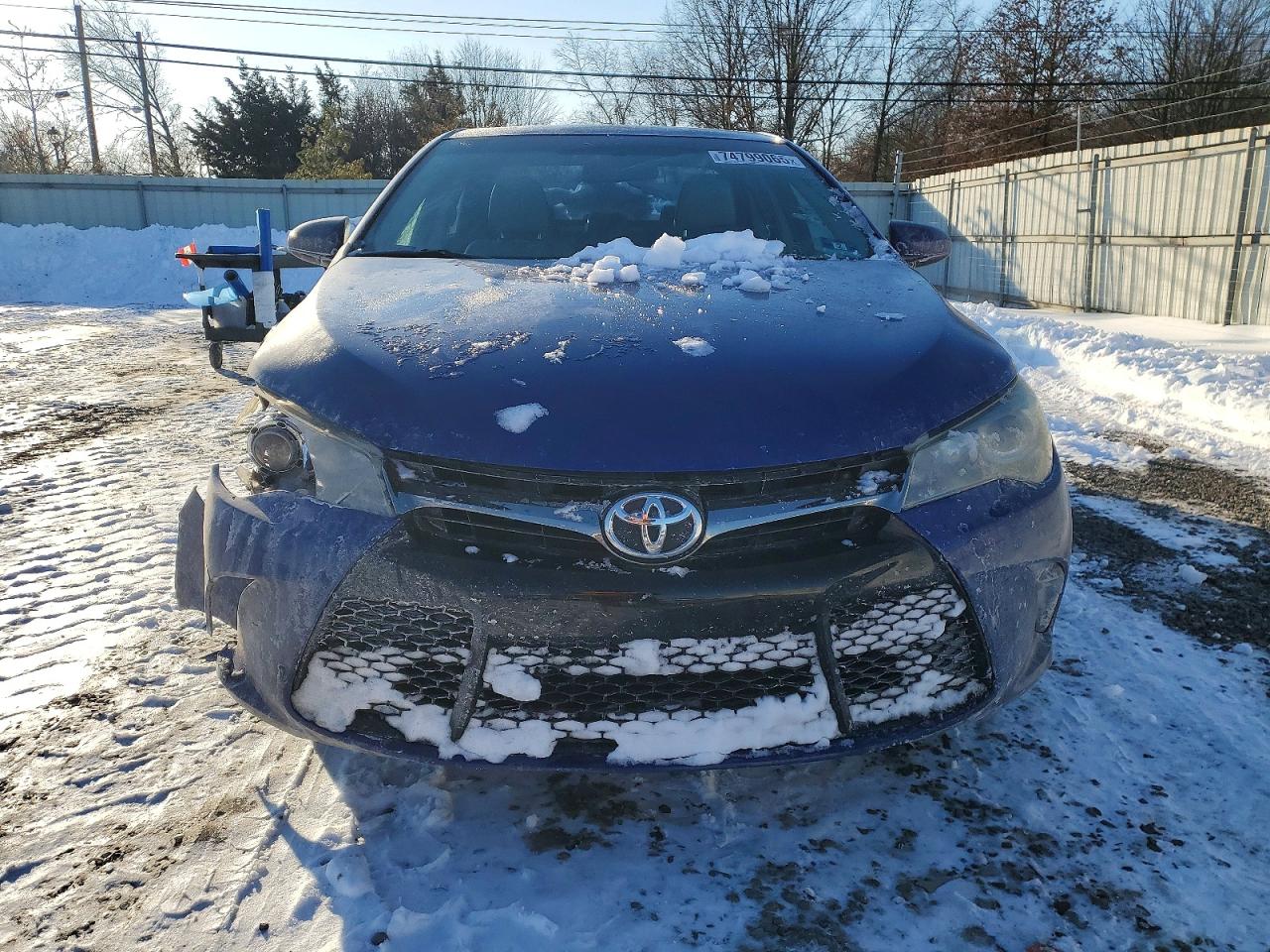 2015 TOYOTA CAMRY LE photo 5