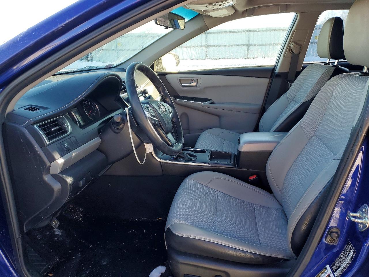 2015 TOYOTA CAMRY LE photo 7