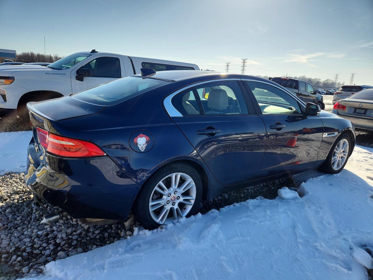 2017 JAGUAR XE PREMIUM photo 3