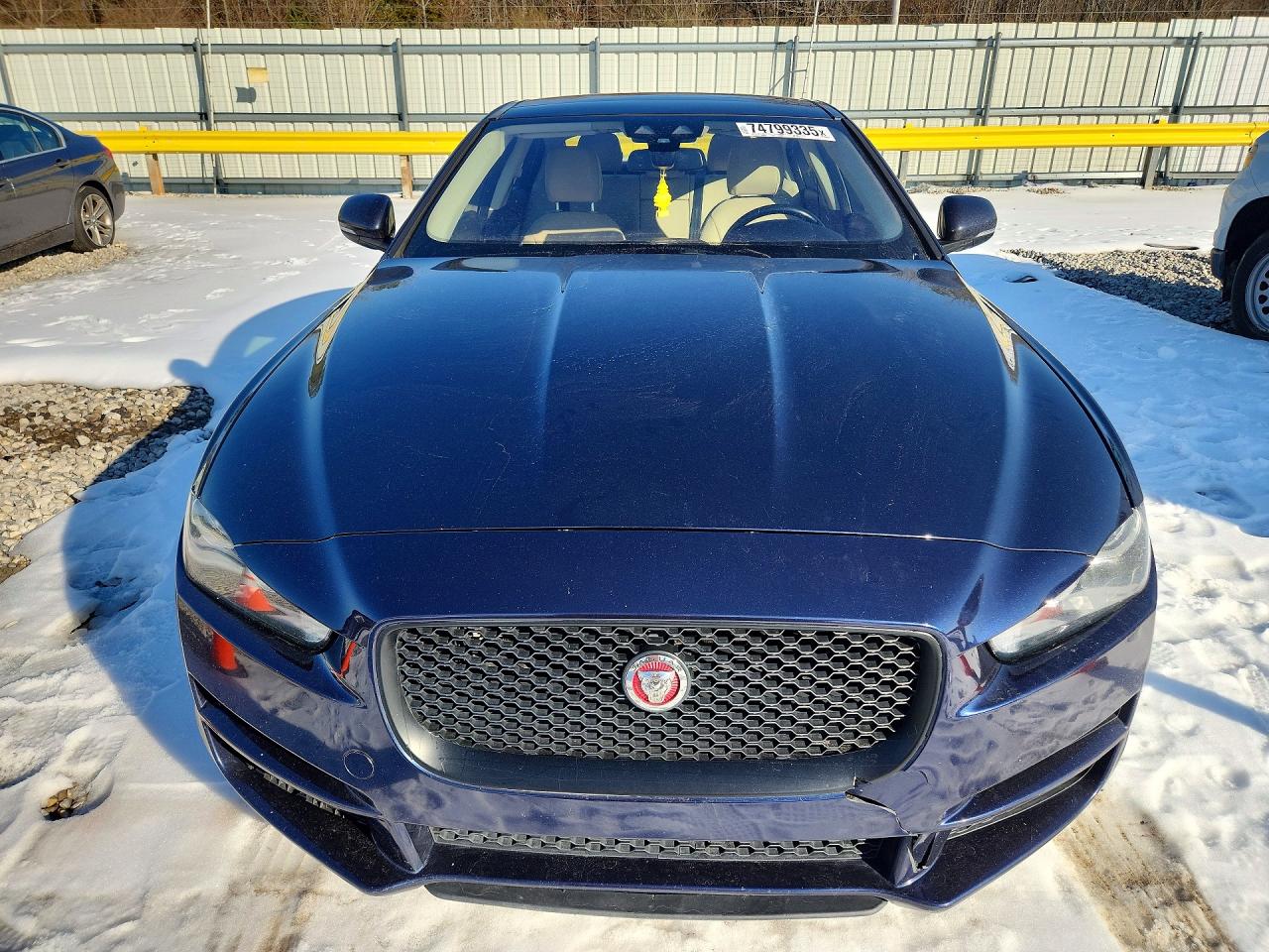2017 JAGUAR XE PREMIUM photo 5