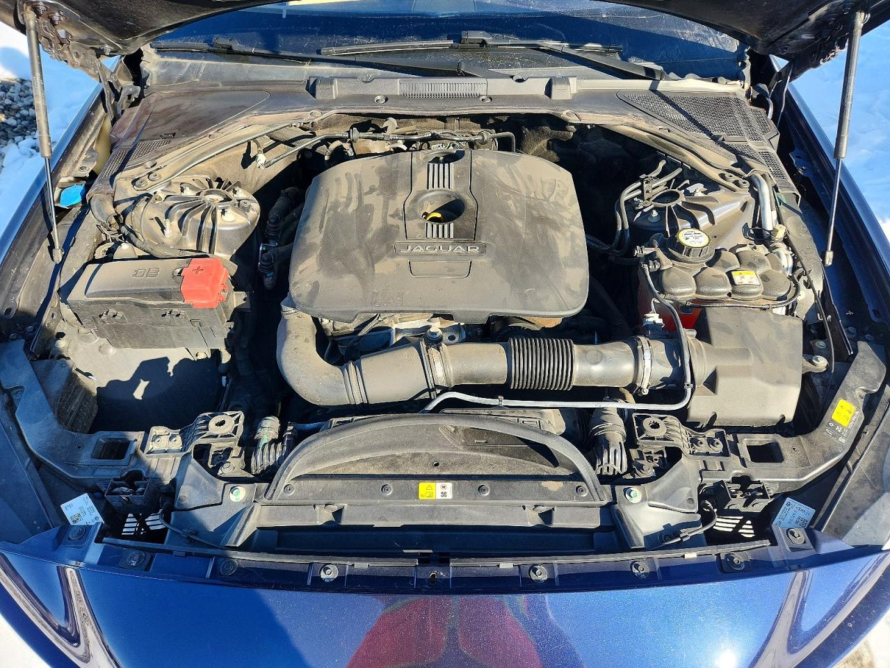 2017 JAGUAR XE PREMIUM photo 11