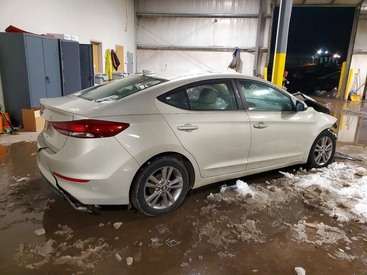 2017 HYUNDAI ELANTRA SE photo 5