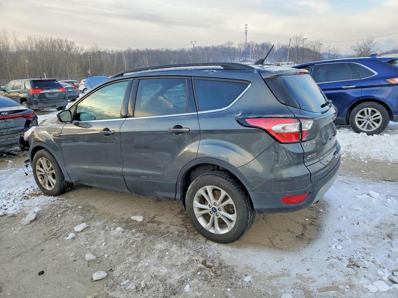 2018 FORD ESCAPE SEL photo 2