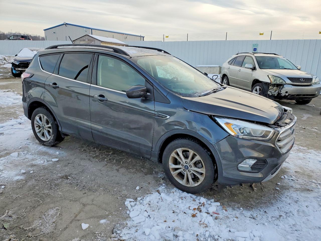 2018 FORD ESCAPE SEL photo 4