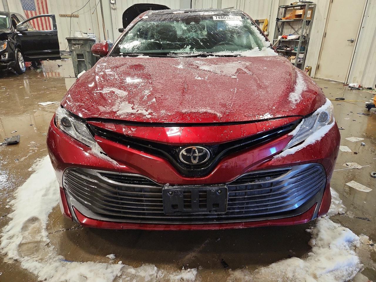 2018 TOYOTA CAMRY XLE photo 13