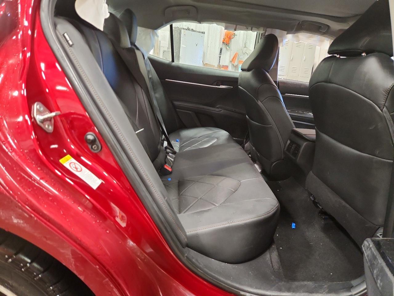 2018 TOYOTA CAMRY XLE photo 28
