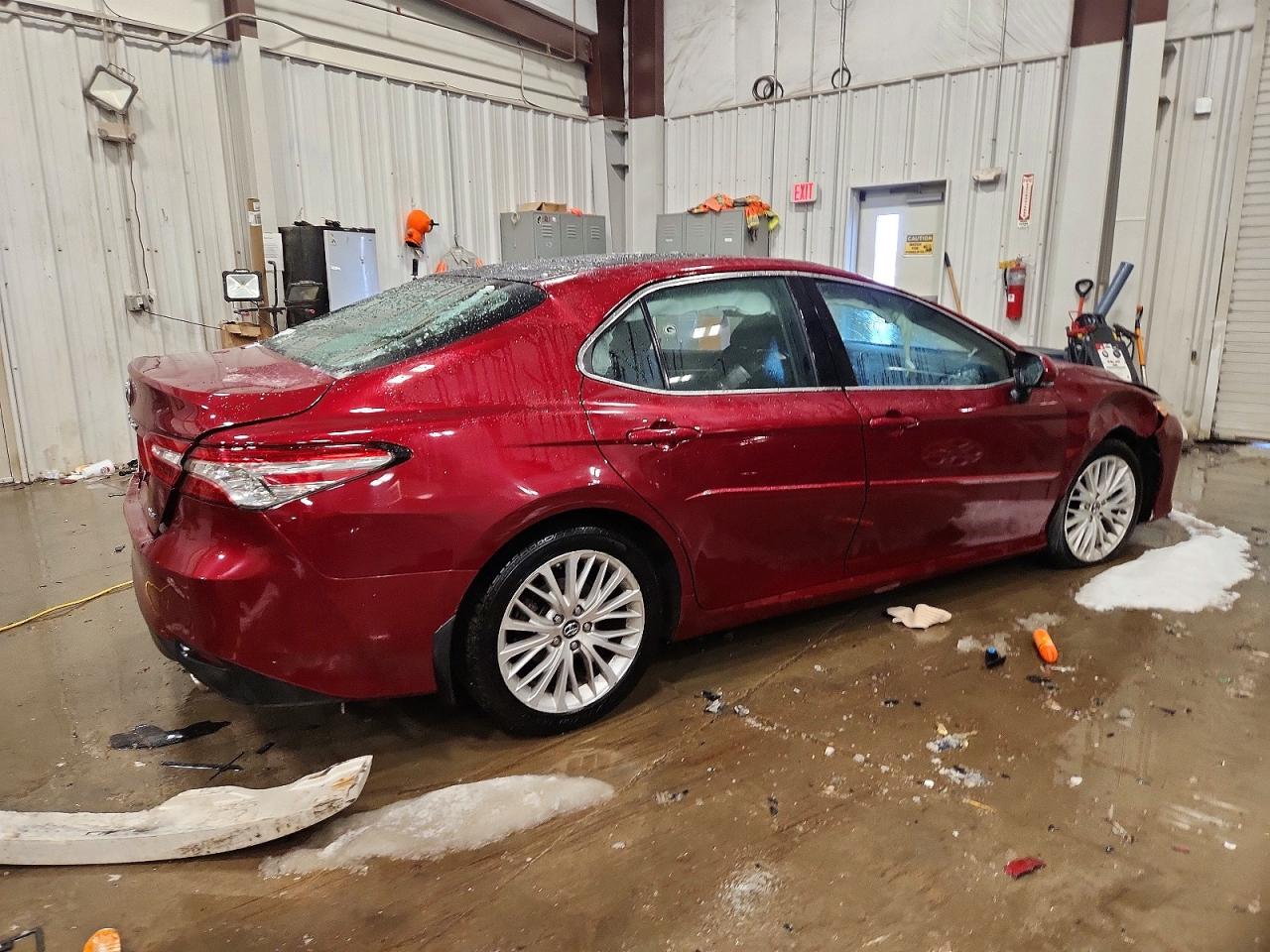 2018 TOYOTA CAMRY XLE photo 7