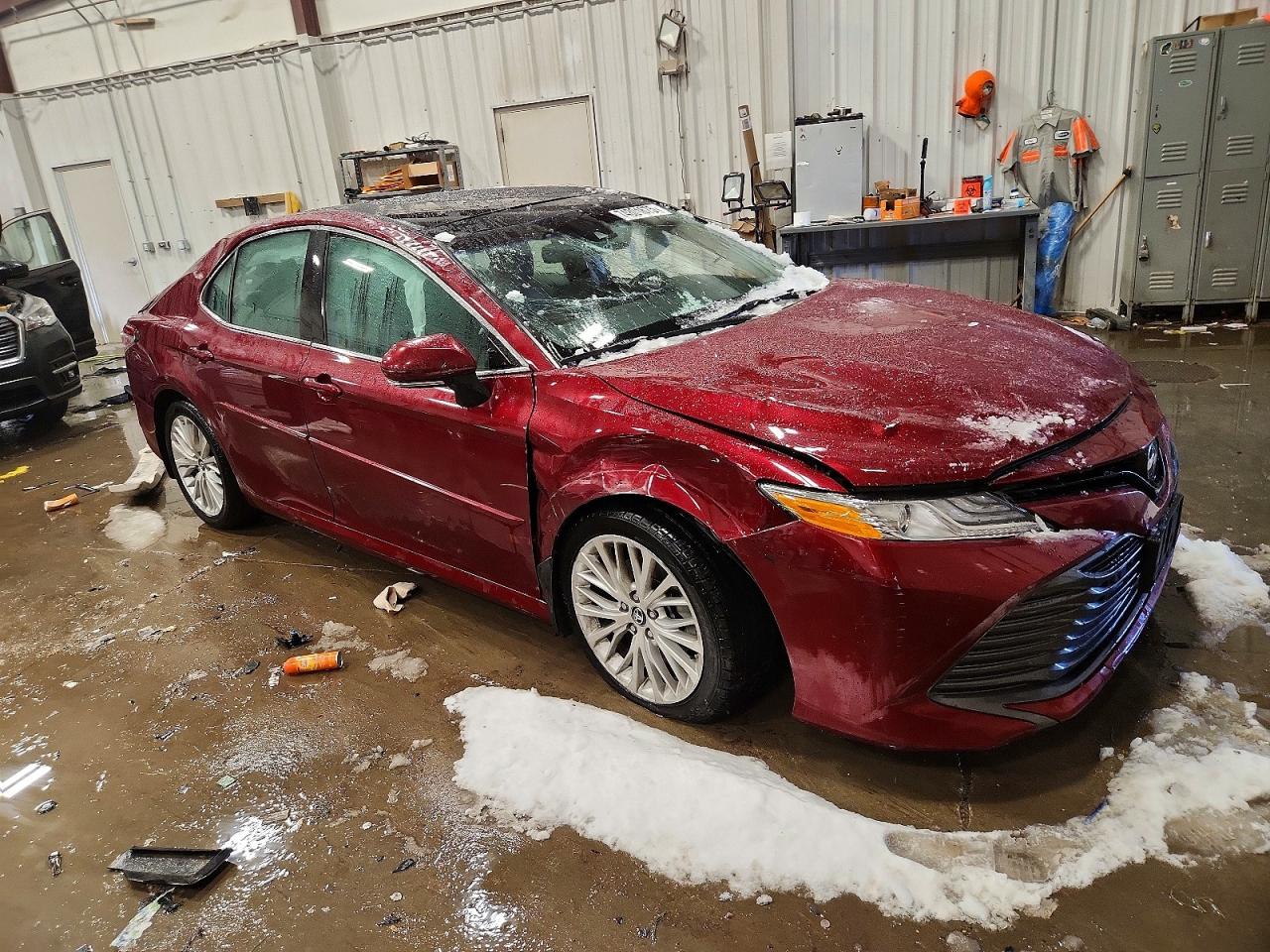 2018 TOYOTA CAMRY XLE photo 10