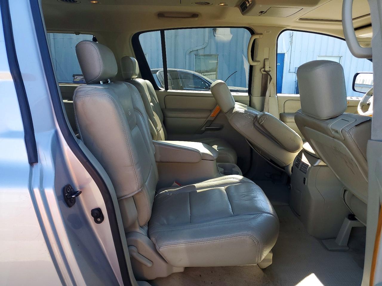 2004 INFINITI QX56 BASE photo 21