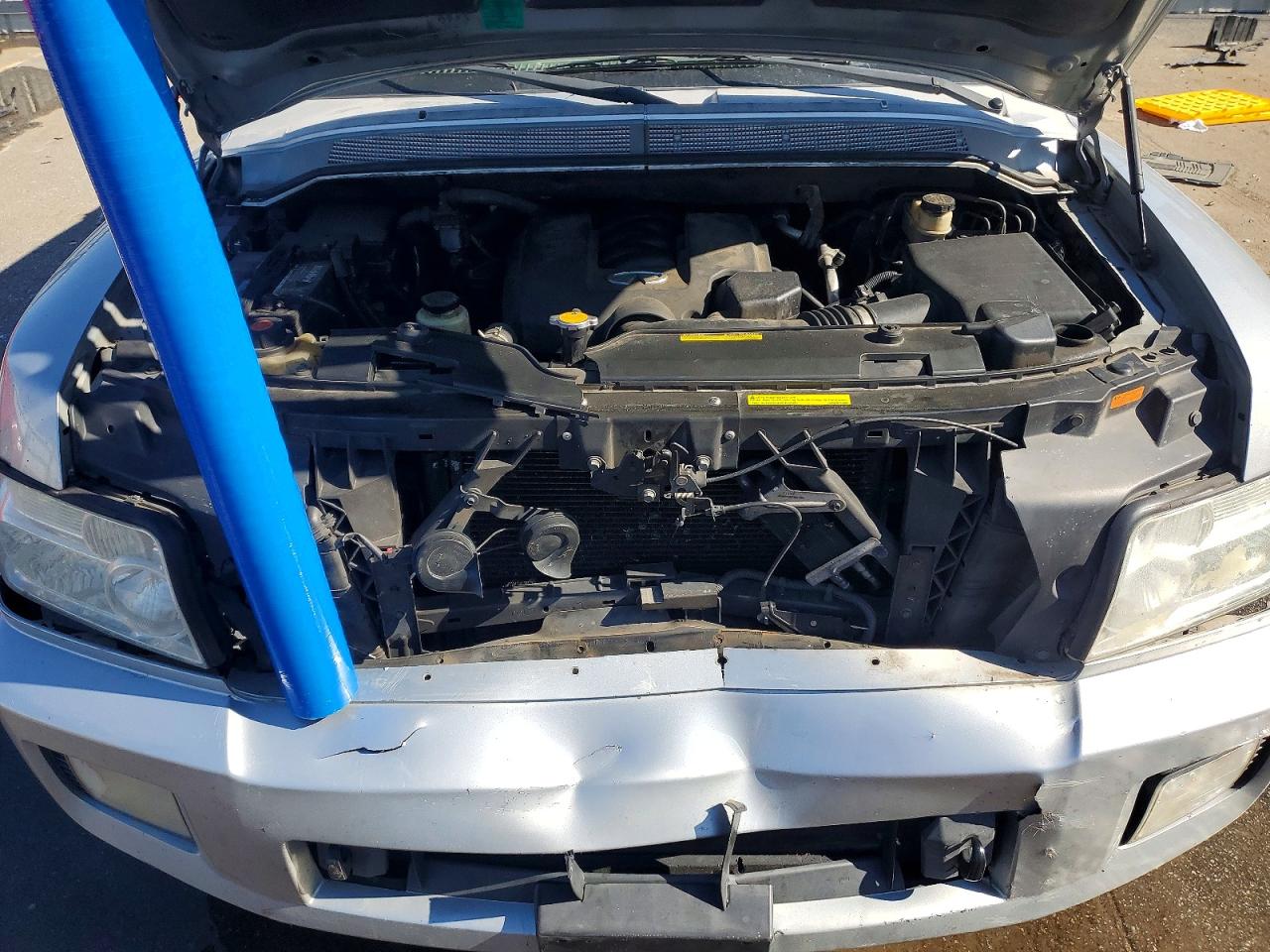 2004 INFINITI QX56 BASE photo 23