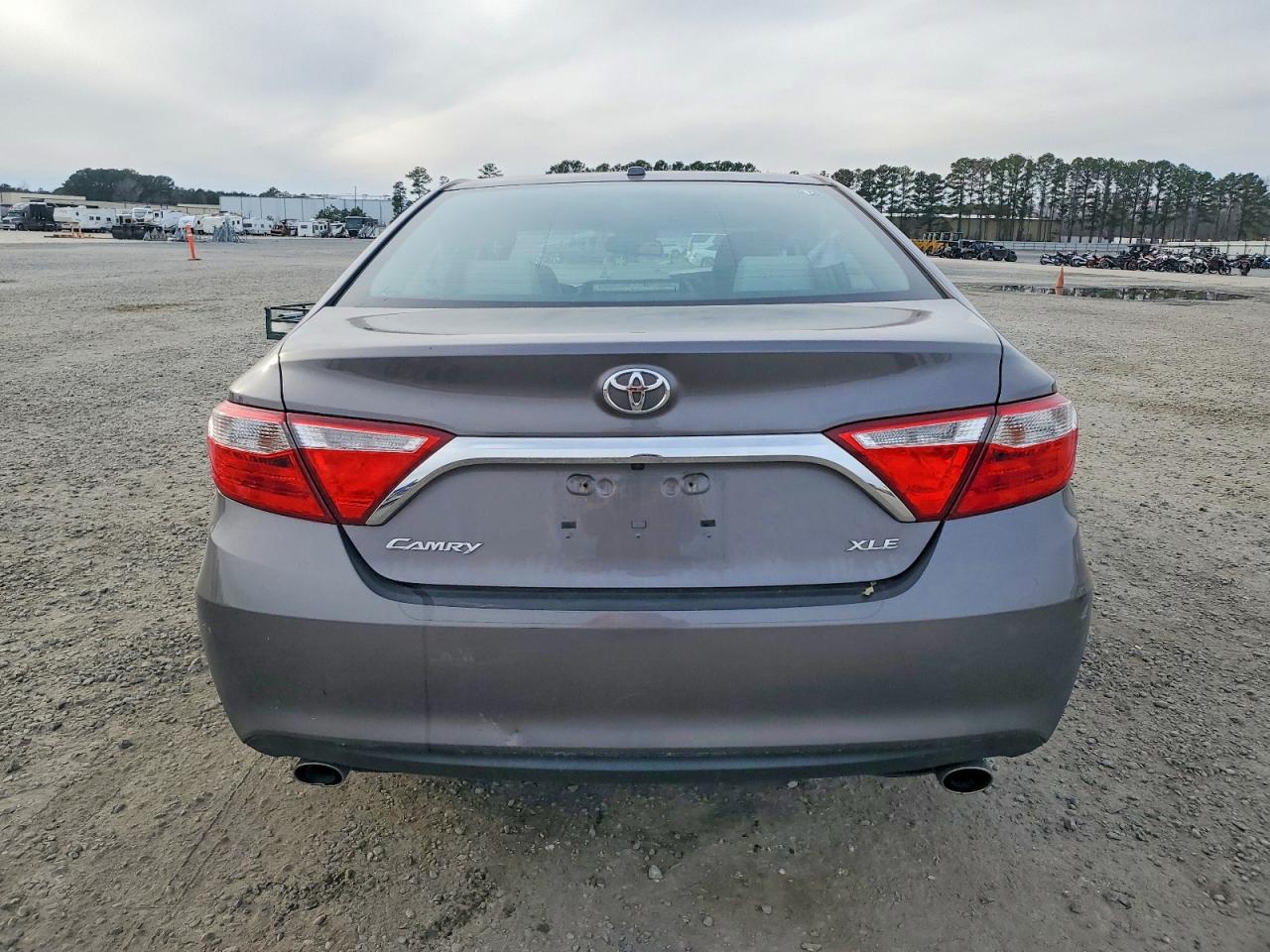 2017 TOYOTA CAMRY XSE photo 11