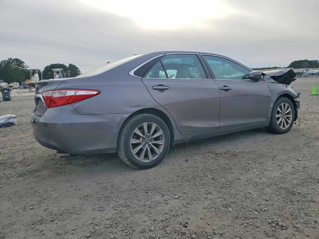 2017 TOYOTA CAMRY XSE photo 5
