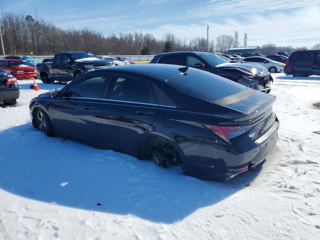 2021 HYUNDAI ELANTRA photo 2