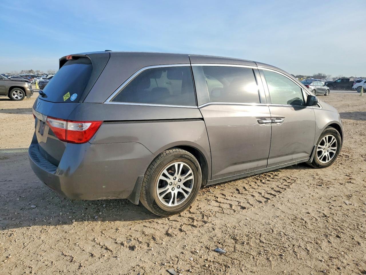 2012 HONDA ODYSSEY photo 5
