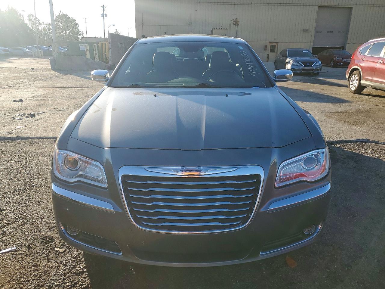 2011 CHRYSLER 300C photo 5