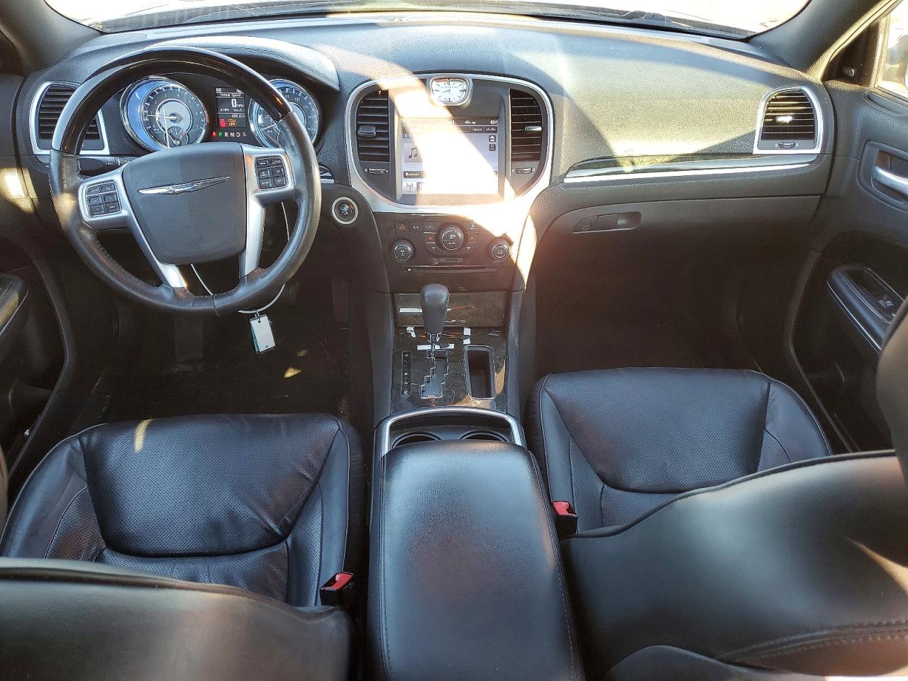 2011 CHRYSLER 300C photo 8