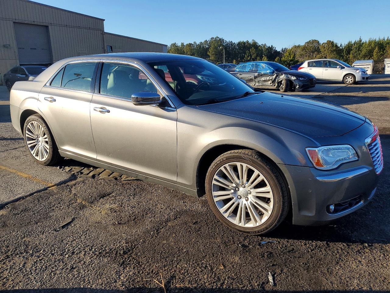 2011 CHRYSLER 300C photo 4
