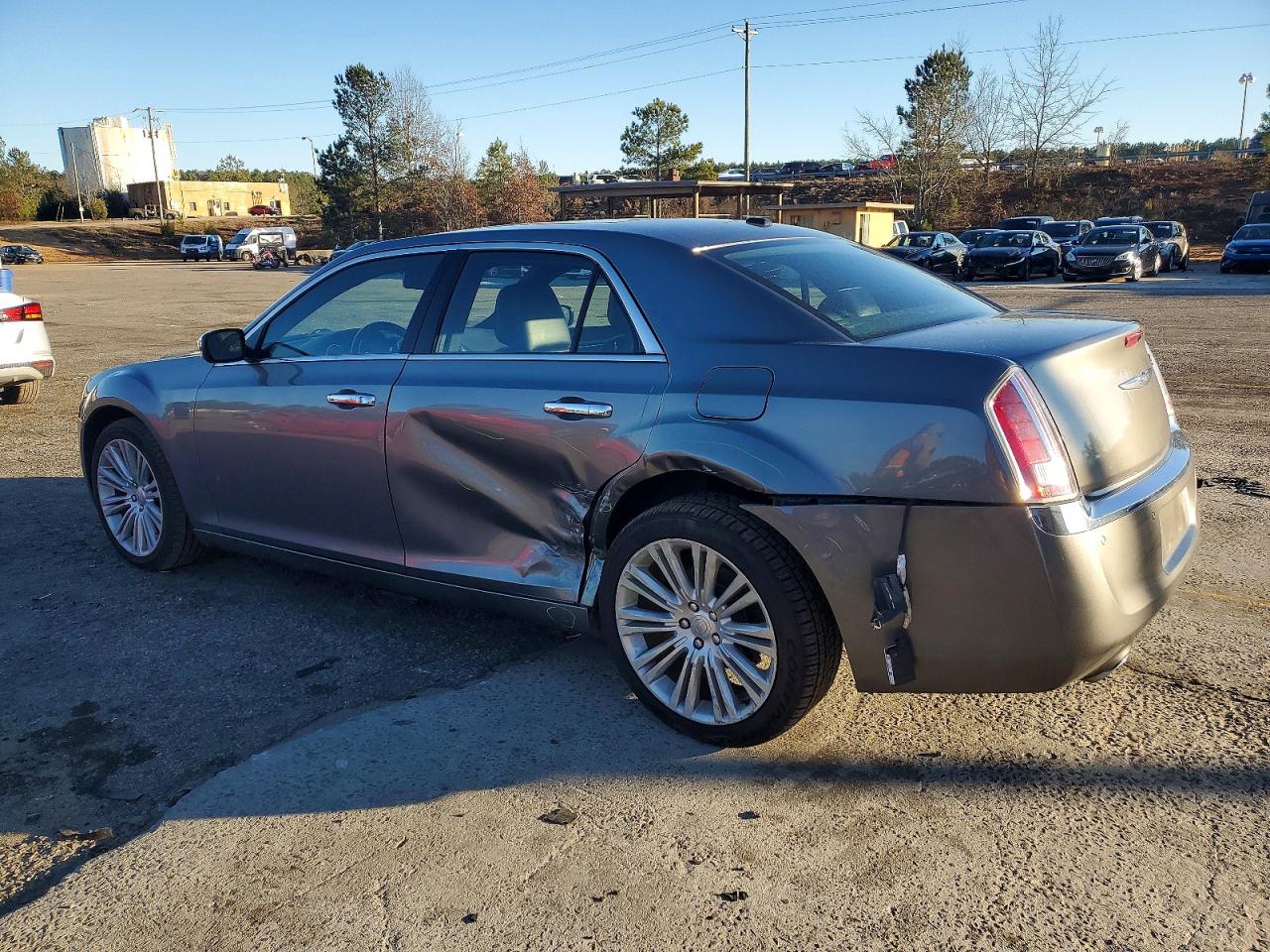 2011 CHRYSLER 300C photo 2