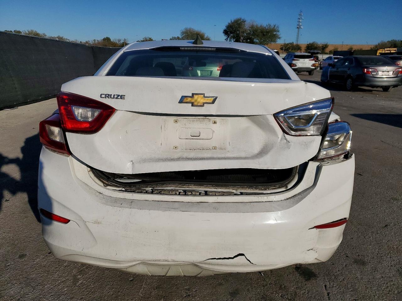 2019 CHEVROLET CRUZE LS photo 16