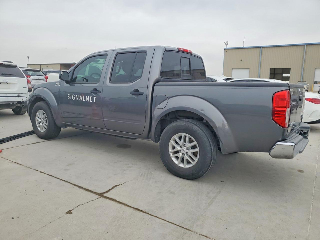 2019 NISSAN FRONTIER S photo 2