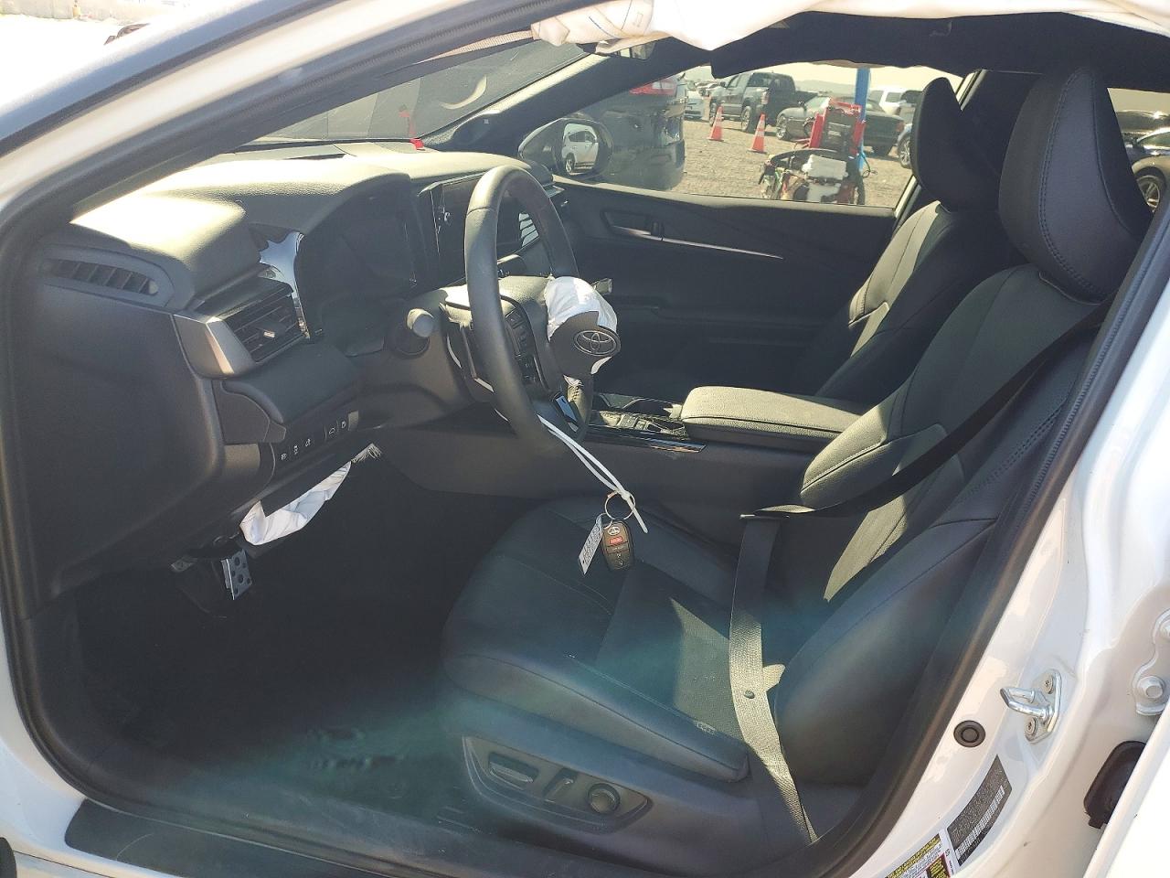 2025 TOYOTA CAMRY XSE photo 7