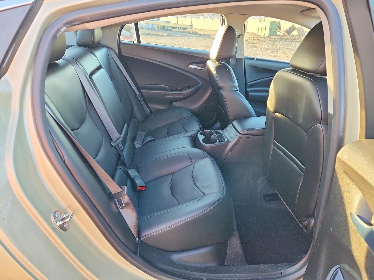 2017 CHEVROLET VOLT PREMIER photo 28